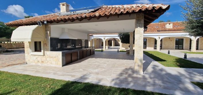 Image No.1-4 Bed House for sale