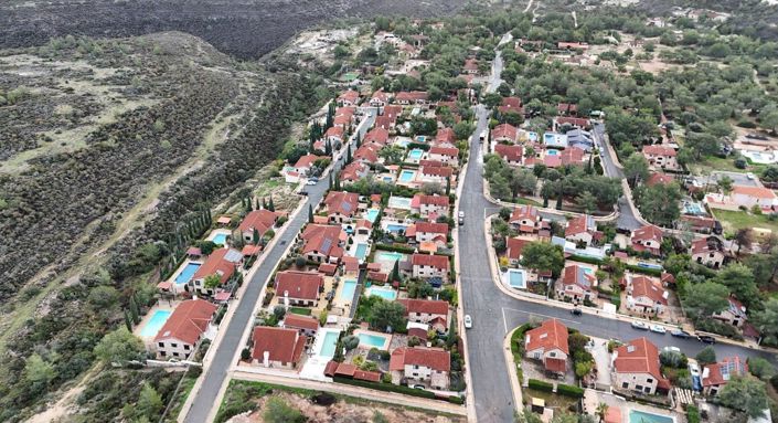 Image No.8-3 Bed House for sale