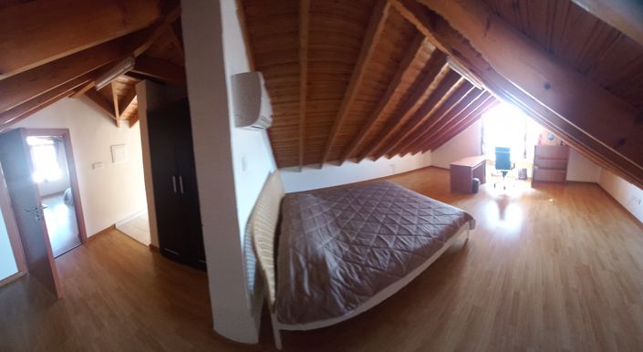 Image No.4-6 Bed House for sale