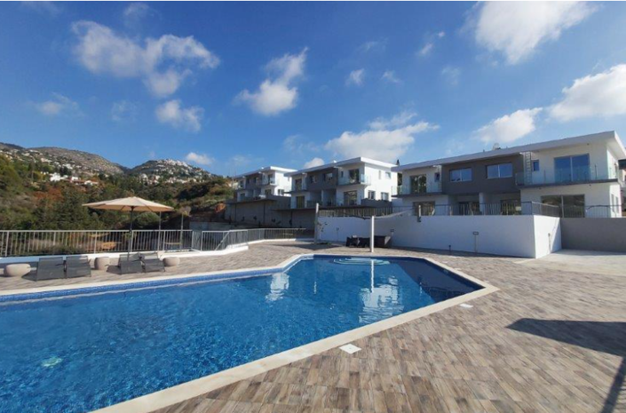 Image No.1-4 Bed House for sale