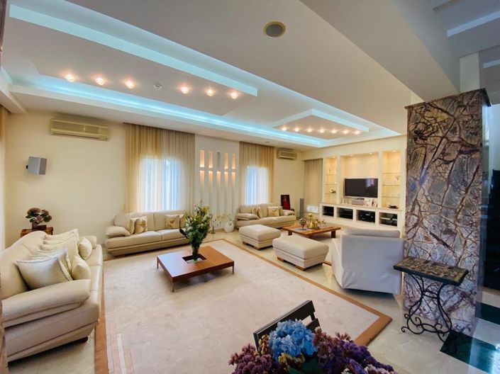 Image No.4-5 Bed House for sale