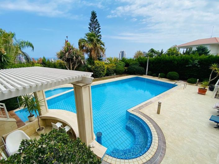 Image No.7-5 Bed House for sale