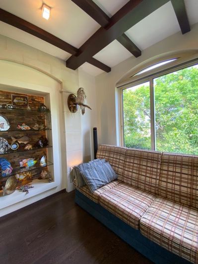 Image No.8-5 Bed House for sale