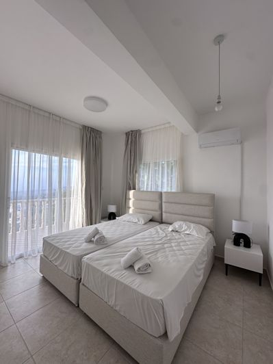 Image No.18-5 Bed House for sale