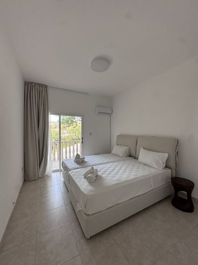 Image No.5-5 Bed House for sale