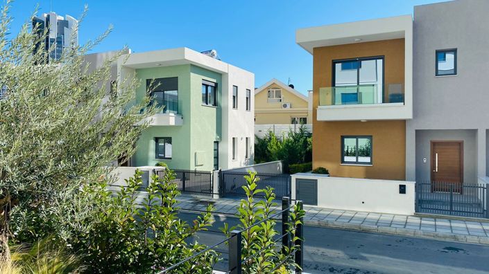 Image No.1-2 Bed House for sale