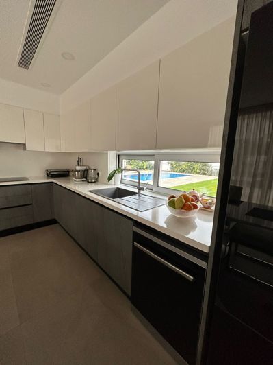 Image No.16-4 Bed House for sale