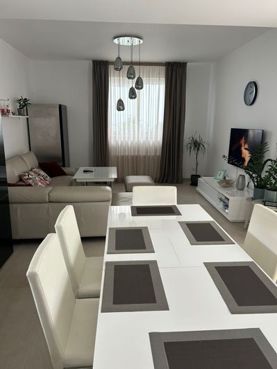 Image No.5-4 Bed House for sale