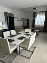 4a40aacc-2160-43b7-a943-313dc73e53aa