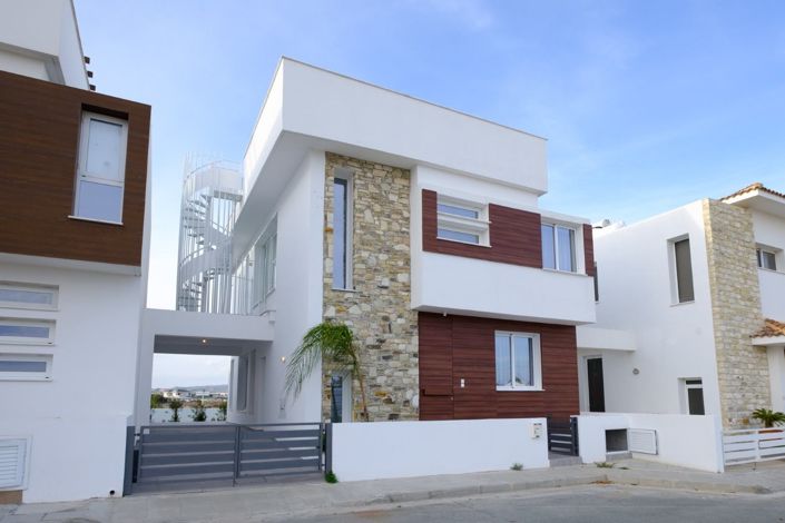 Image No.1-5 Bed House for sale