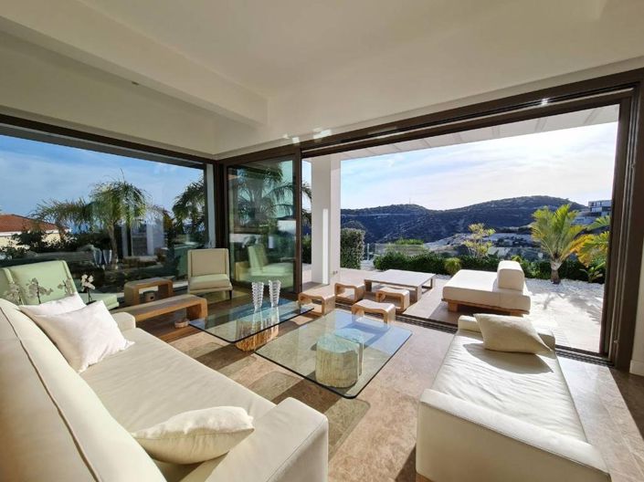 Image No.1-5 Bed House for sale