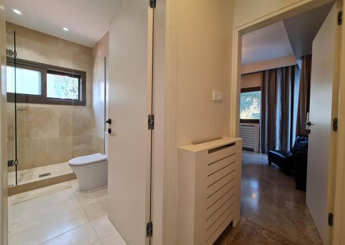 Image No.17-5 Bed House for sale