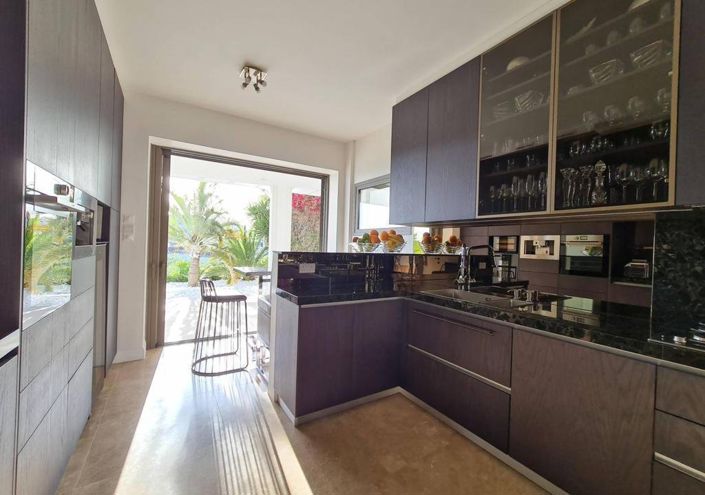 Image No.5-5 Bed House for sale