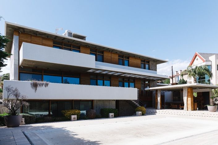 Image No.10-8 Bed House for sale