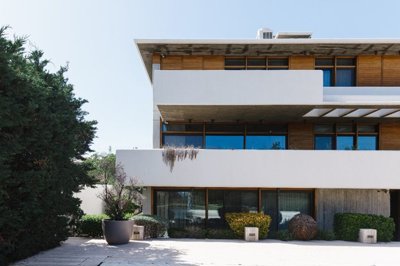 d222344c-9797-49a5-9920-468c9750f059