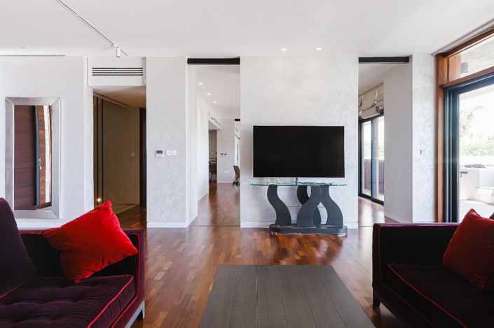 Image No.22-8 Bed House for sale