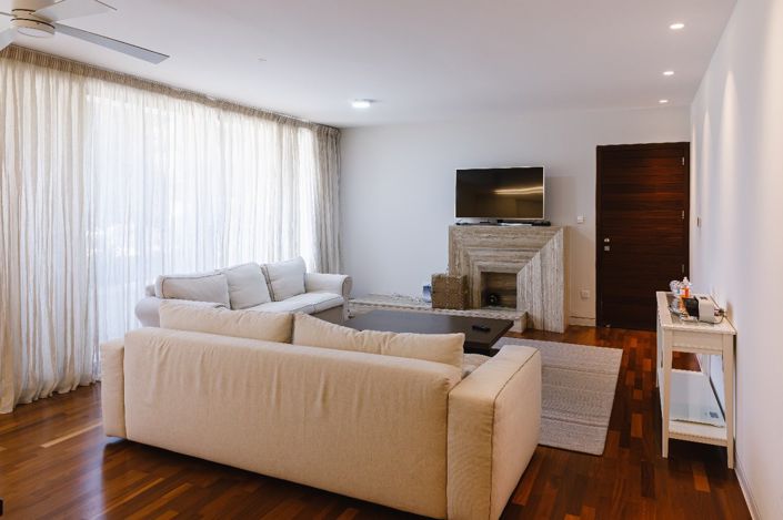 Image No.4-8 Bed House for sale