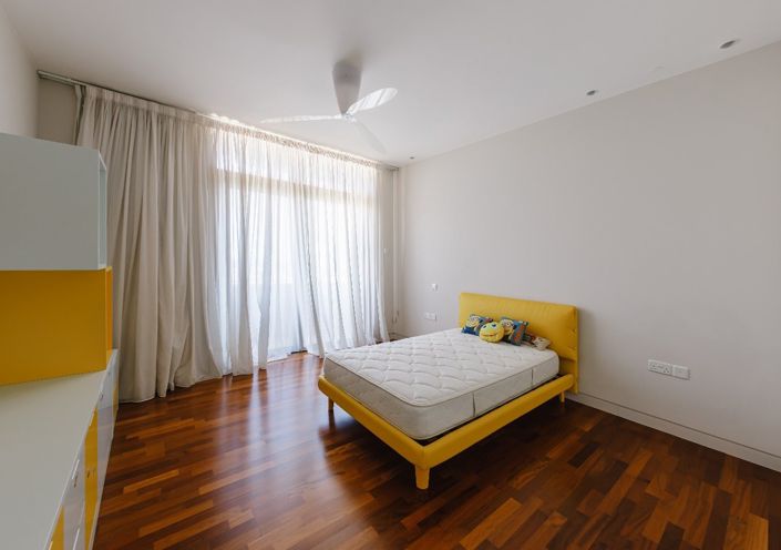 Image No.5-8 Bed House for sale