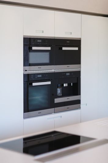 Image No.6-8 Bed House for sale