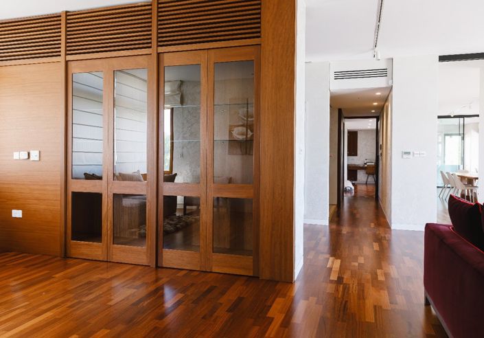 Image No.8-8 Bed House for sale