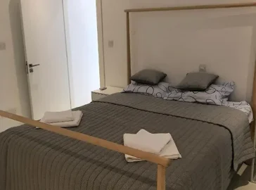 b5d4fed3-0b40-4dc8-92b0-504e4bb0a94d