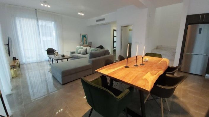 Image No.2-3 Bed House for sale