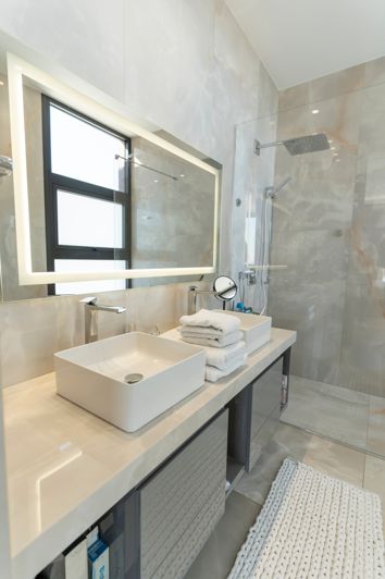 Image No.11-6 Bed House for sale