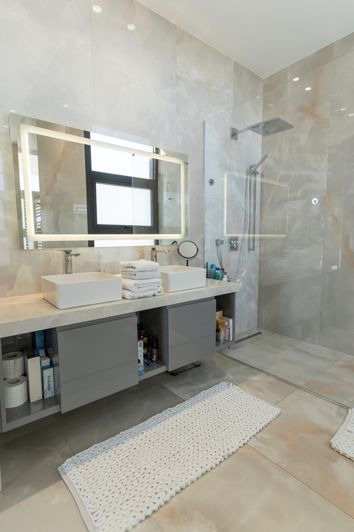 Image No.13-6 Bed House for sale