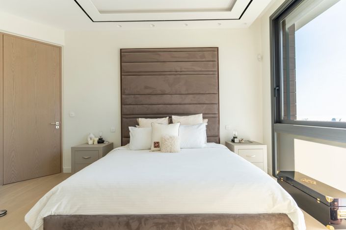 Image No.20-6 Bed House for sale