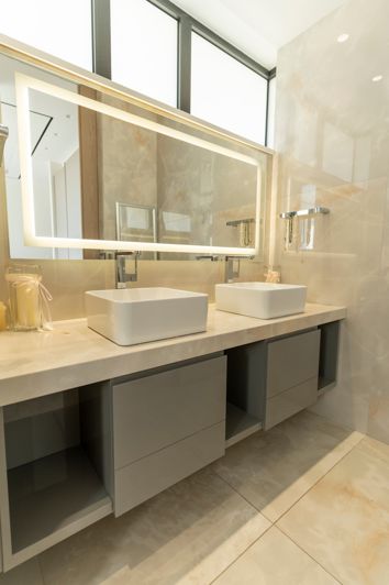 Image No.21-6 Bed House for sale