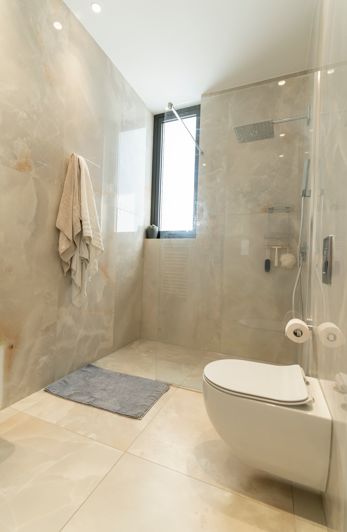 Image No.22-6 Bed House for sale