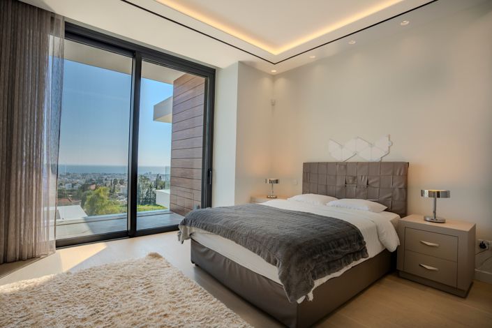 Image No.25-6 Bed House for sale