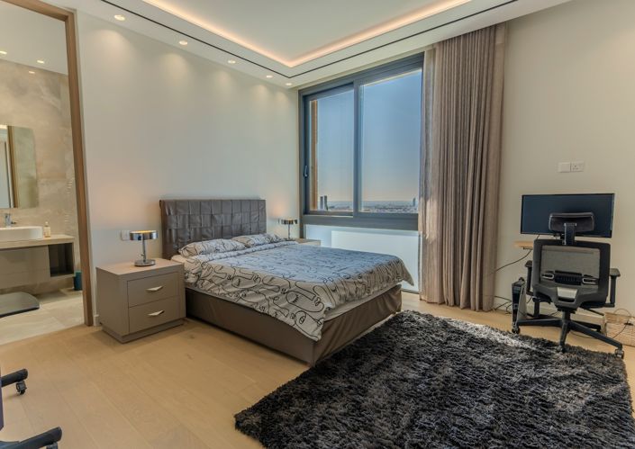 Image No.3-6 Bed House for sale