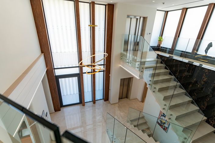 Image No.30-6 Bed House for sale