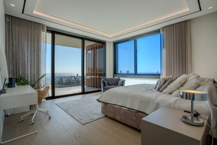 Image No.9-6 Bed House for sale