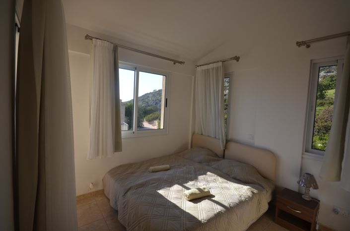 Image No.10-6 Bed House for sale