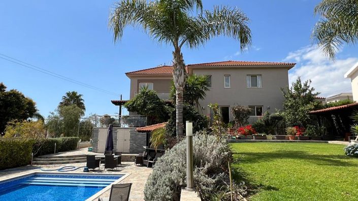 Image No.1-5 Bed Villa for sale