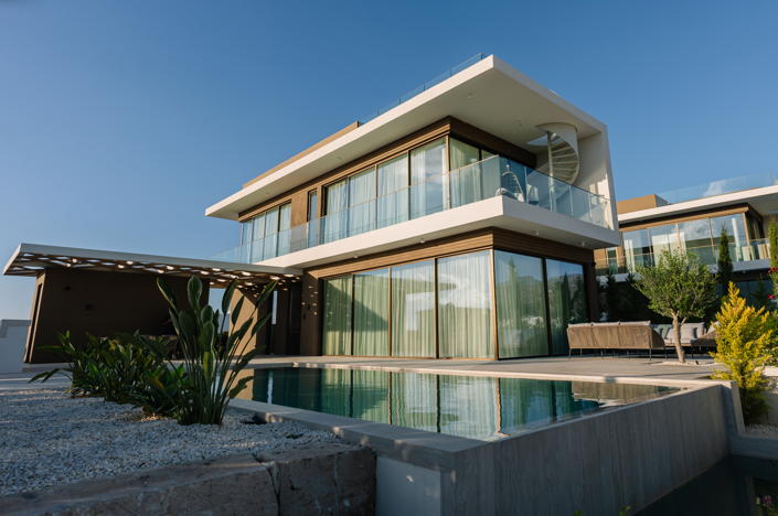 Image No.1-4 Bed House for sale