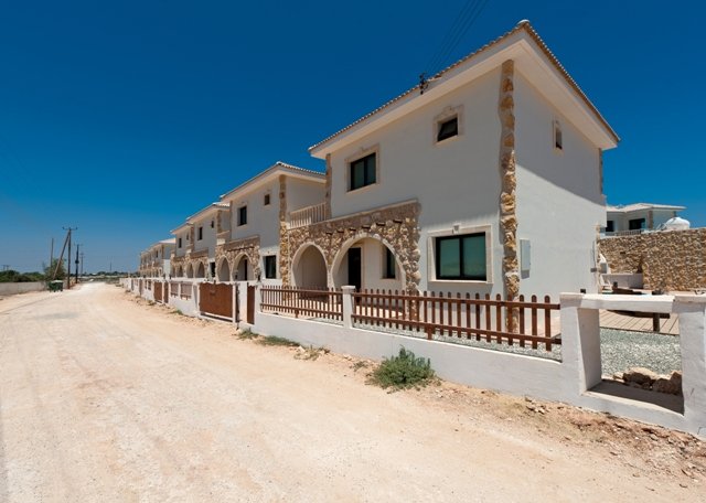 Image No.17-3 Bed House for sale