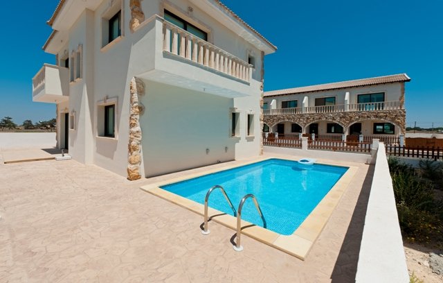 Image No.19-3 Bed House for sale