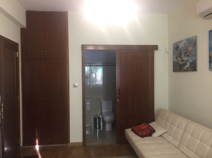 Image No.10-4 Bed House for sale