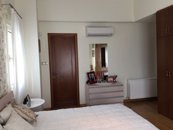 Image No.22-4 Bed House for sale