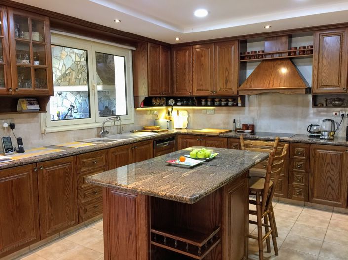 Image No.30-4 Bed House for sale