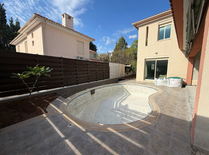 Image No.3-4 Bed Villa for sale