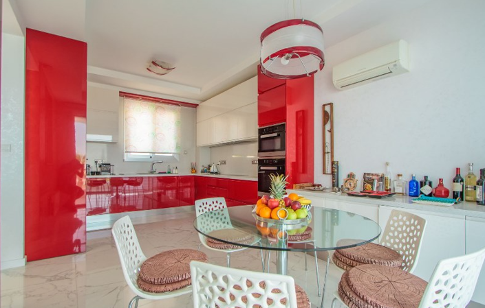 Image No.12-5 Bed House for sale