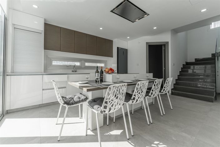 Image No.10-4 Bed Villa for sale