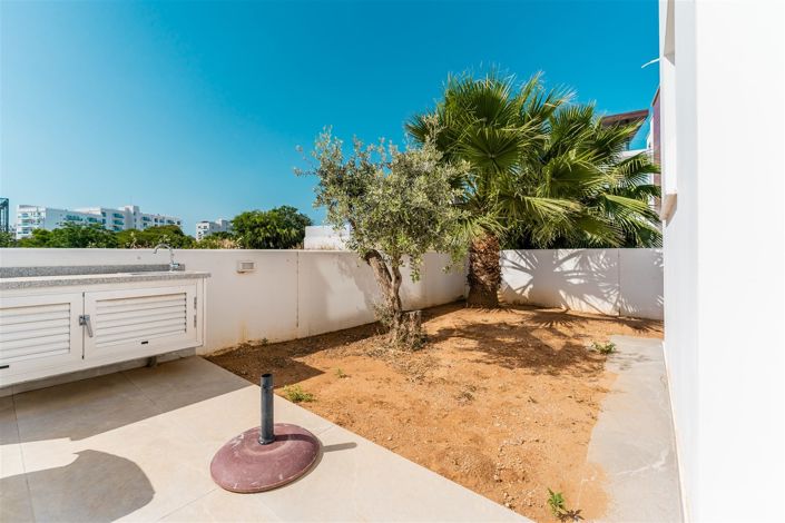 Image No.25-4 Bed Villa for sale