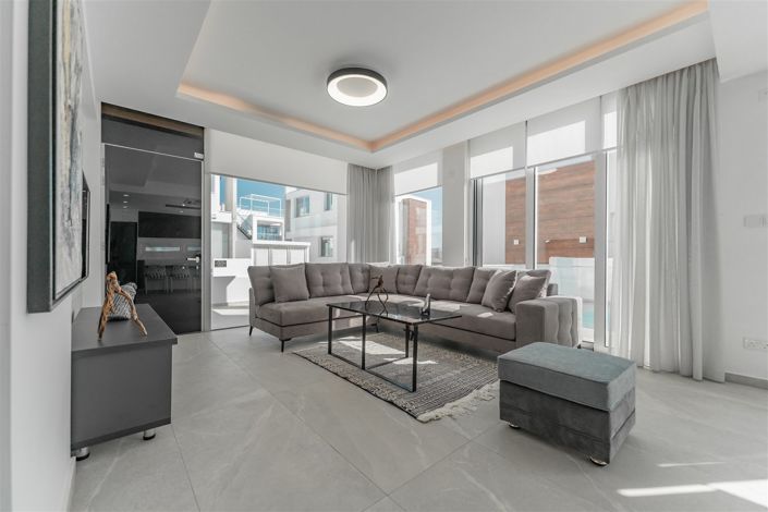 Image No.9-4 Bed Villa for sale