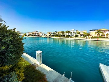 6569ec65-1aa0-421e-a392-f1df665f9b9f