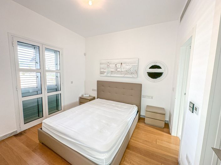 Image No.15-3 Bed House for sale